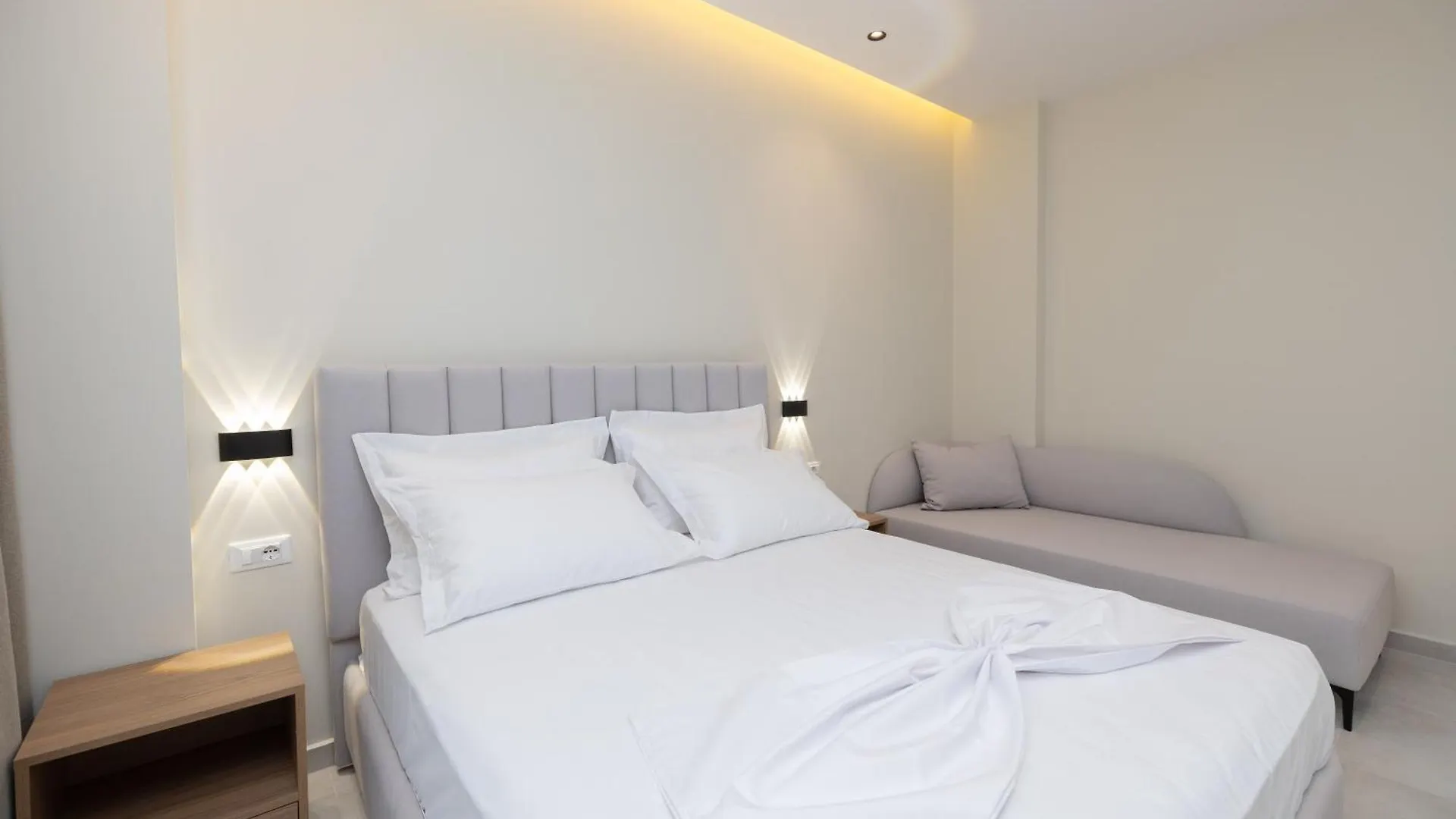 Hotel Aluor Vlorë 0*,  アルバニア