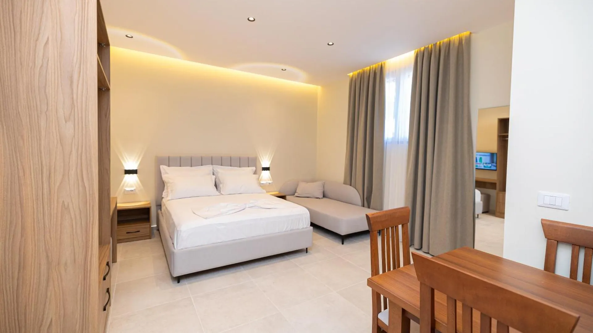 Hotel Aluor Vlorë アパートホテル