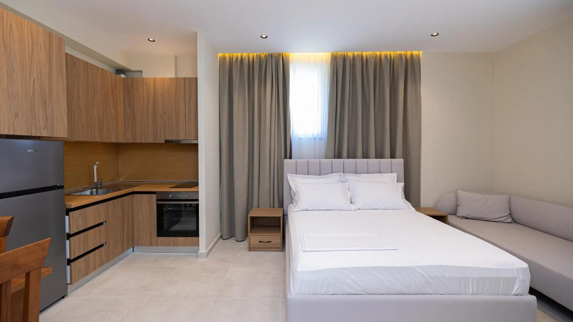 Hotel Aluor Vlorë 0*,