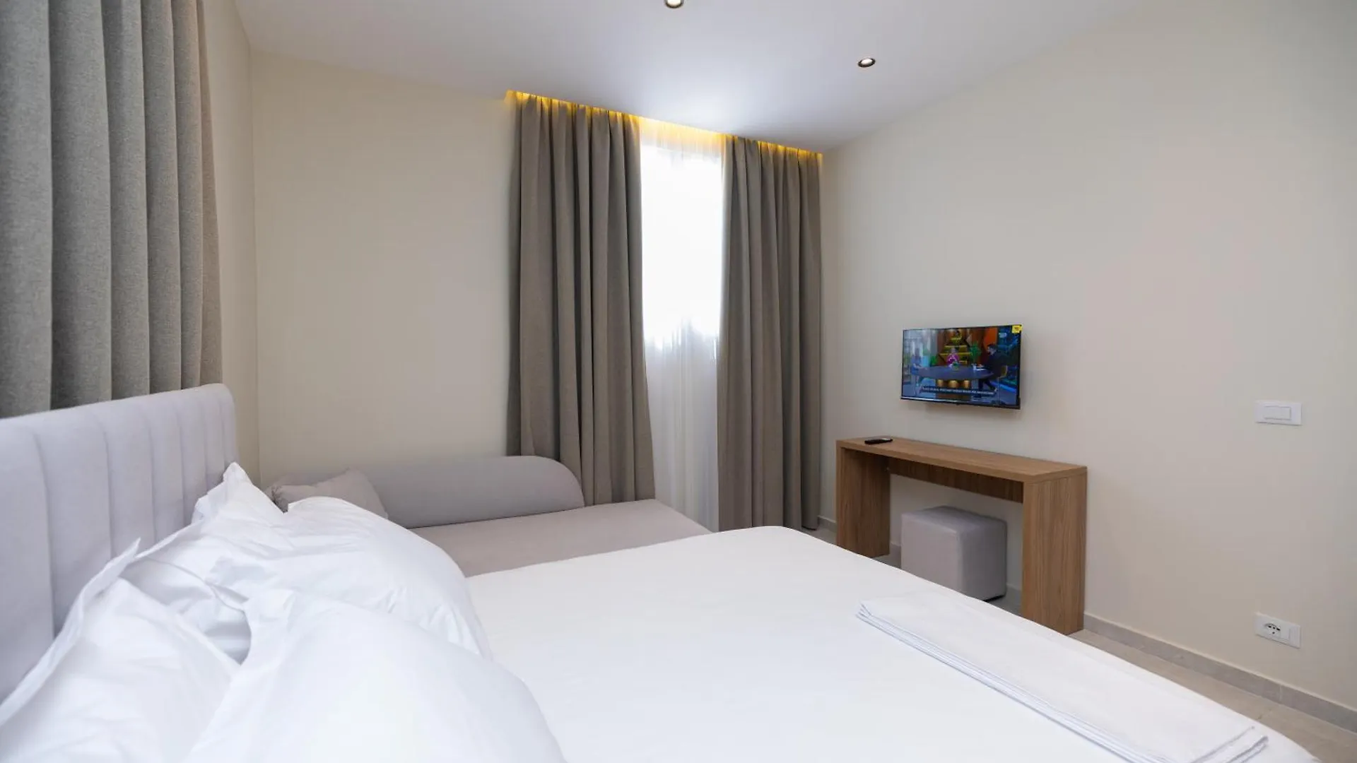 Hotel Aluor Vlorë アルバニア