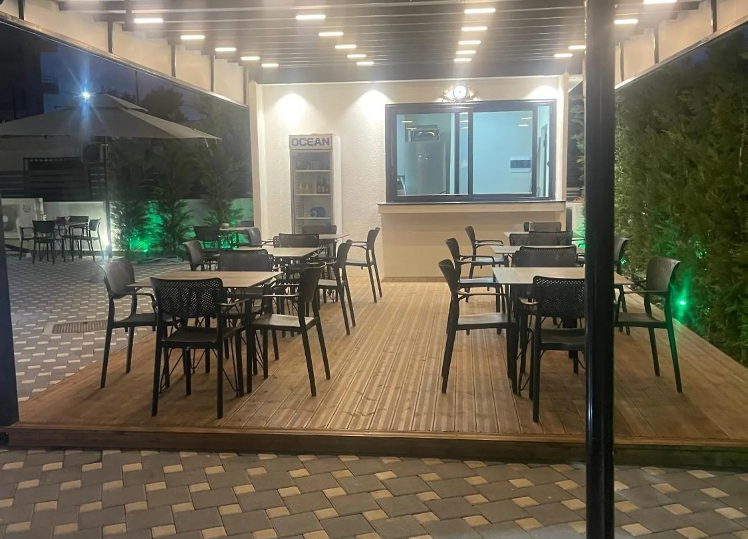 アパートホテル Hotel Aluor Vlorë